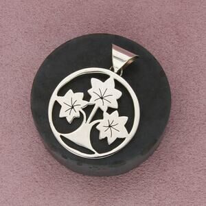 sterling silver vintage floral pendant